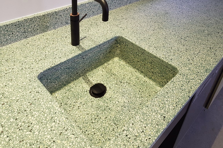Terrazzo aanrechtblad en gootsteen
