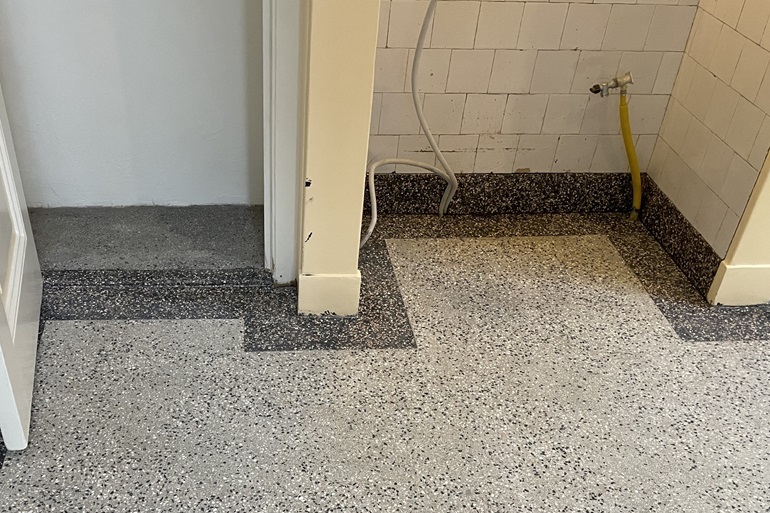 Traditioneel terrazzo keukenvloer